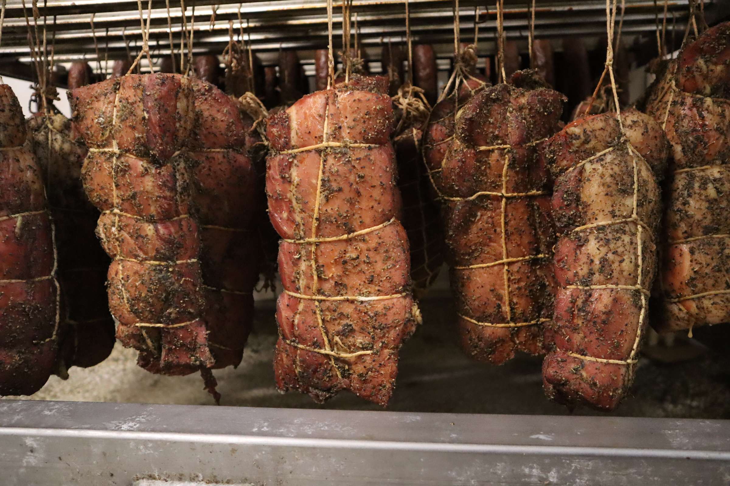 surowe_wedliny_gotowe_do_wedzenia